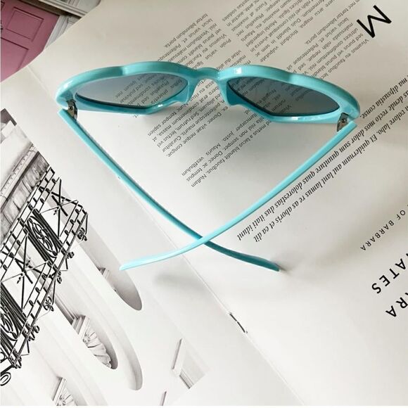 True Love Sunnies heart sunglasses glasses ❤️